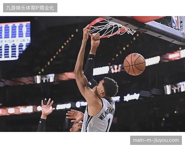 尼克斯锋线铁闸阿奴诺比单防文班亚马成效显著，马刺协防体系被哈特空切破解